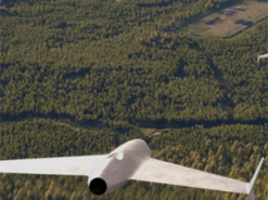 Врахували досвід війни в Україні. У Парижі представили дрон-камікадзе з дальністю 500 кілометрів