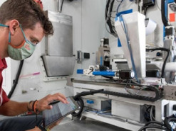 Экс-инженеры SpaceX создали робота, который автоматически делает по 80 пицц в час