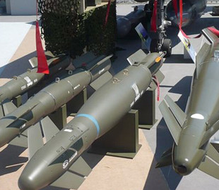 Завдяки французьким авіабомбам можна буде руйнувати ворожі укріплення — деталі від експерта