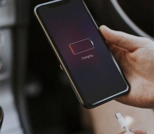 Фахівці пояснили, чому небезпечно залишати смартфон розрядженим