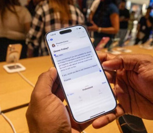 Глава підрозділу Apple AI залишає компанію і переходить у Meta