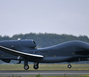 У Японії знайшли фрагмент безпілотника Global Hawk, який зник поблизу Тотторі