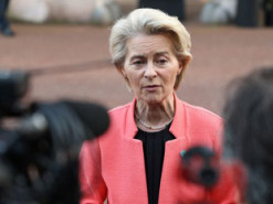 У ЄС запропонували використовувати "стіну проти дронів" для стеження за російськими танкерами