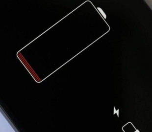 Чому смартфон розряджається вночі: причини та способи економії батареї