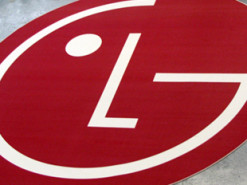 LG Chem більш ніж удвічі збільшить виробництво акумуляторів для автомобілів Tesla
