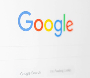 Функція «Огляд ШІ» від Google видає мільйони помилкових відповідей щогодини