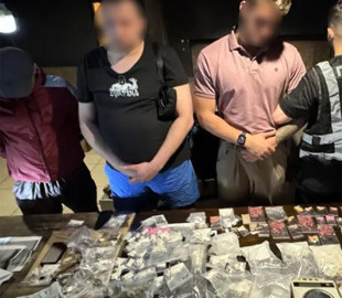 Столичні правоохоронці розкрили мережу торгівлі кокаїном через Telegram
