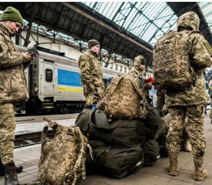 Як військовослужбовцям забронювати квиток на поїзд: новий сервіс від УЗ