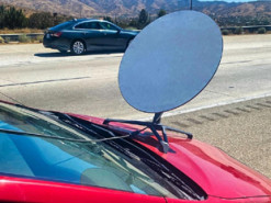 В Калифорнии водителя оштрафовали за установку тарелки SpaceX Starlink на автомобиль