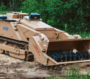 «Змій» і «Легенда»: в Україні продемонстрували бойову роботу машин розмінування