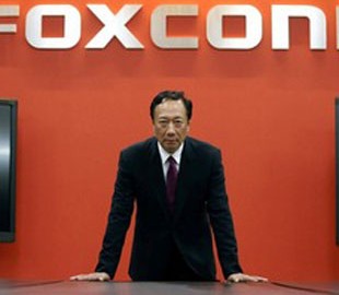 Глава Foxconn объявил о скорой отставке