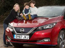 Исследование: дети все чаще уговаривают родителей покупать электромобили