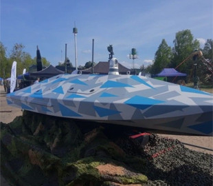 Польські розробники представили новий бойовий морський дрон, оснащений водометним двигуном