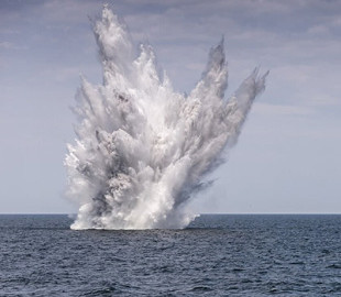 ВМС Румунії підірвали російську міну, яку винесло на узбережжя Чорного моря