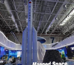 Китай запустит тяжёлую ракету для пилотируемых полётов на Луну в 2026 году