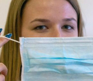 Вчені придумали, куди подіти використані медичні маски, халати й рукавички