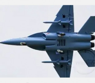 Китайські розробники вперше представили новий військовий літак Hongdu L-15 Falcon