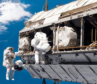 Суперкомпьютер узнает, выживем ли мы на Марсе: устройство изучает мутации ДНК прямо на МКС