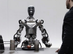 ChatGPT тепер має власне тіло, яке може вільно спілкуватися з людьми