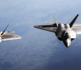 Американські військові вивели винищувачі-невидимки F-22 з Ізраїлю