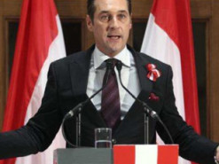 Лідер австрійських правих витрачав на онлайн-гру партійні гроші - ЗМІ