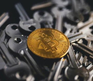 Майнінг біткоїна стає збитковим: компанії переходять у ШІ