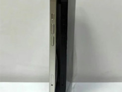 Бюджетний iPhone SE 4 вперше показали наживо