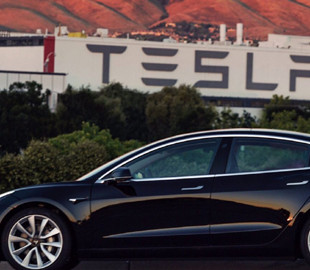 Стало відомо, де та наскільки подешевшали автомобілі Tesla