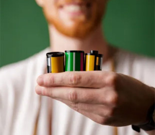 Зарядка за 3 хвилини: вчені створили вічний та безпечний акумулятор
