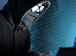 Інтернет-шахрая засудили на 6 років за онлайн-кредити на чуже ім’я