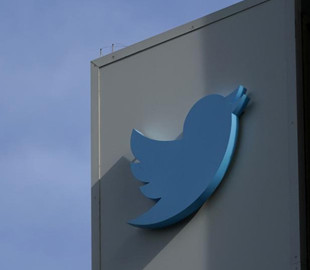 Акторка потролила власника компанії Twitter, змінивши нікнейм на «Маск»