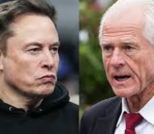 Радник Трампа заперечив напруженість з Маском, який називав його "тупішим за мішок цеглин"