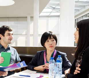 Співробітник ASML підозрюється у передачі Huawei секретної технічної документації