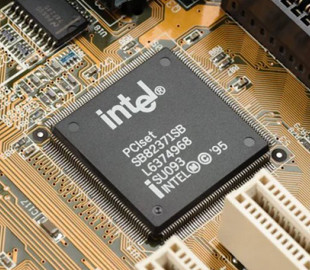 Intel отримала рекордне зростання доходів за 15 років завдяки попиту на ШІ