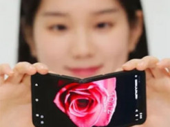 Samsung показала концепт складаного двостороннього екрана In&Out Flip