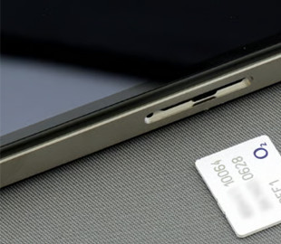 Навіщо Apple видалила SIM-лоток з iPhone і на що це вплинуло