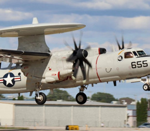 ВМС США відправили чергові свої AWACS Hawkeye на “пенсію”