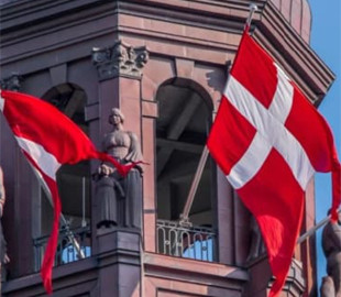 Данія вважає активність безпілотників над аеропортами "гібридною атакою"