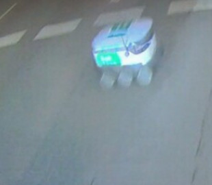 В Естонії робот-кур'єр спричинив ДТП за участю автобуса та "втік" з місця події