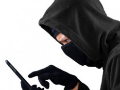 Псевдопрацівник банку видурив у жінки 30 тисяч гривень