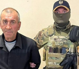 У Харківській області рецидивіст допомагав окупантам грабувати українців. Його затримали