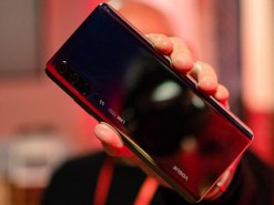 Смартфон Huawei P30 Pro с тройной камерой появился на живых фото за месяц до анонса
