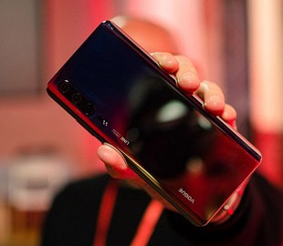Смартфон Huawei P30 Pro с тройной камерой появился на живых фото за месяц до анонса
