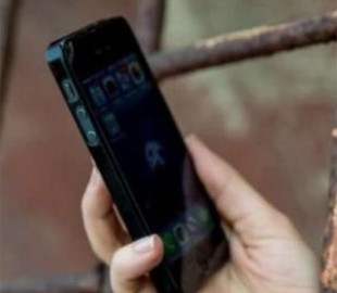 У Рівному судитимуть працівника СІЗО за те, що передавав телефони ув`язненим