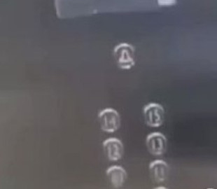 В Китае лифты оснащают голографическими кнопками, чтобы предотвратить передачу коронавируса