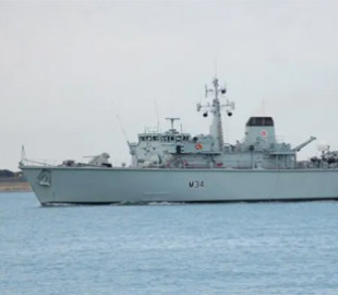 Британський корабель HMS Middleton “відкрив вогонь” з 30-мм гармати в Перській затоці