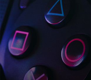 Sony создает геймпад, в который вставляется смартфон