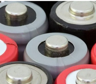 Прорив. Учені знайшли спосіб збільшити термін життя літій-іонних батарей удвічі