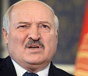 Лукашенко розповів, в якому випадку проситиме у Путіна ядерну зброю