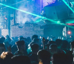 В одному з гей-клубів США відбулася стрілянина: є загиблі та поранені